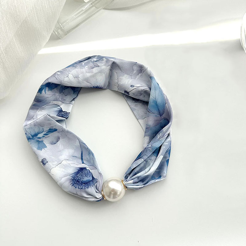 Pañuelo de seda para mujer primavera y verano 2024 nuevo collar de hebilla de succión magnética de perlas de alto nivel de nicho