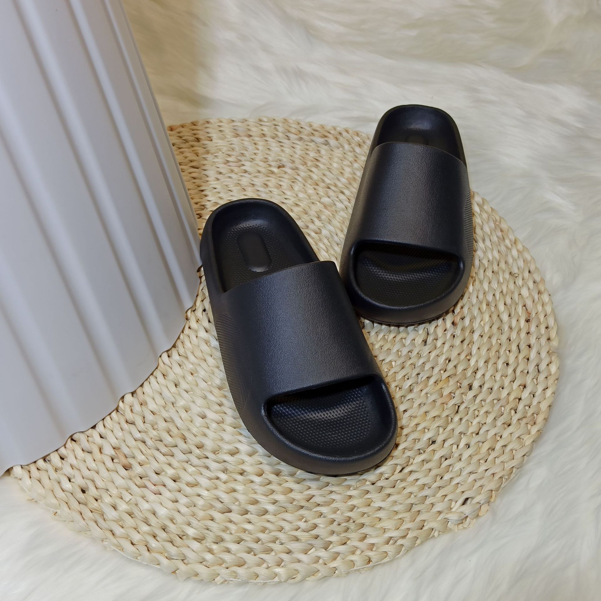 New Summer Couple EVA Home Anti slip Fashion Lightweight Trend Casual Thick Sole Feet Slippers_voghion.com