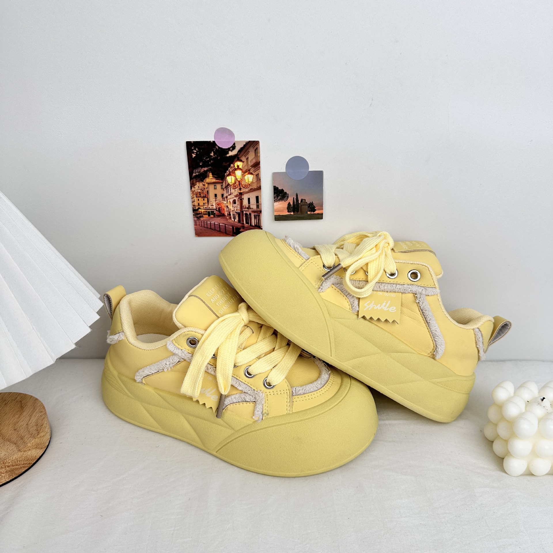Yuanbo 2025 primavera nuevo estilo plataforma baja zapatos de tabla estudiantes zapatos de lona casuales deportivos zapatos de cabeza grande de todo fósforo