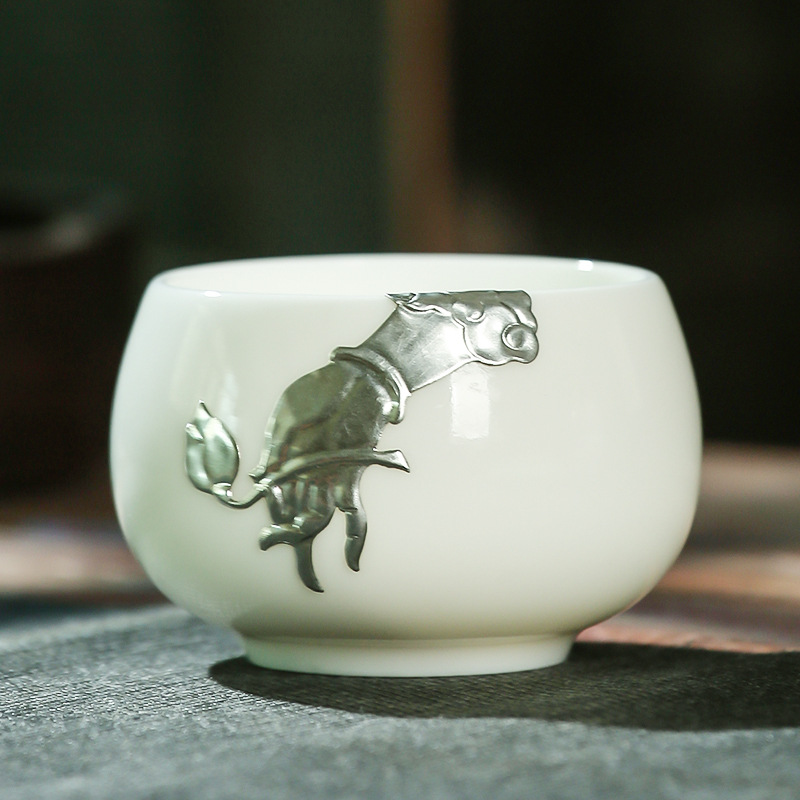 화이트 도자기 베르가못