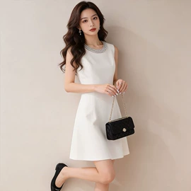 连衣裙;女式衬衫;女式T恤