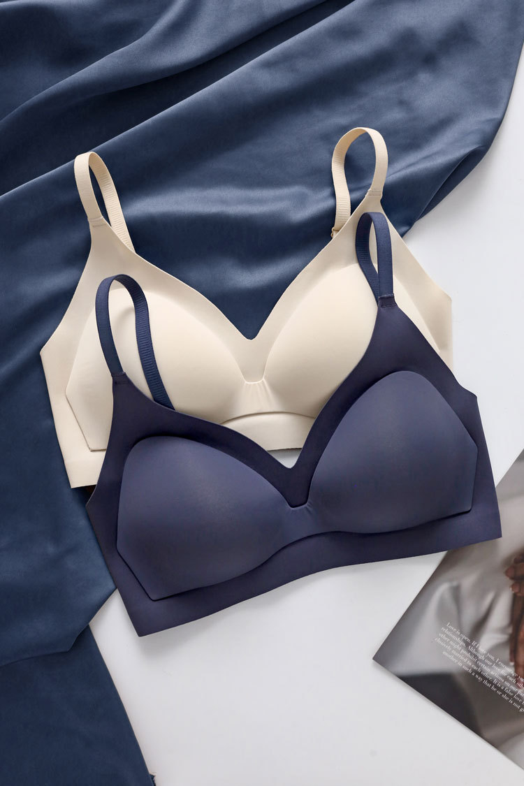 Japonés original cómodo sujetador sin costuras inalámbrico pequeño pecho delgado de una pieza brillante ropa interior sin costuras para las mujeres 853