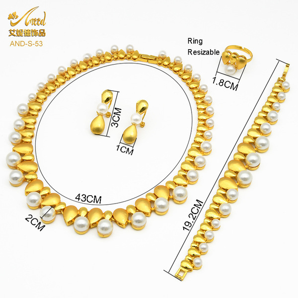 Necklace for bride with zircon from pearl