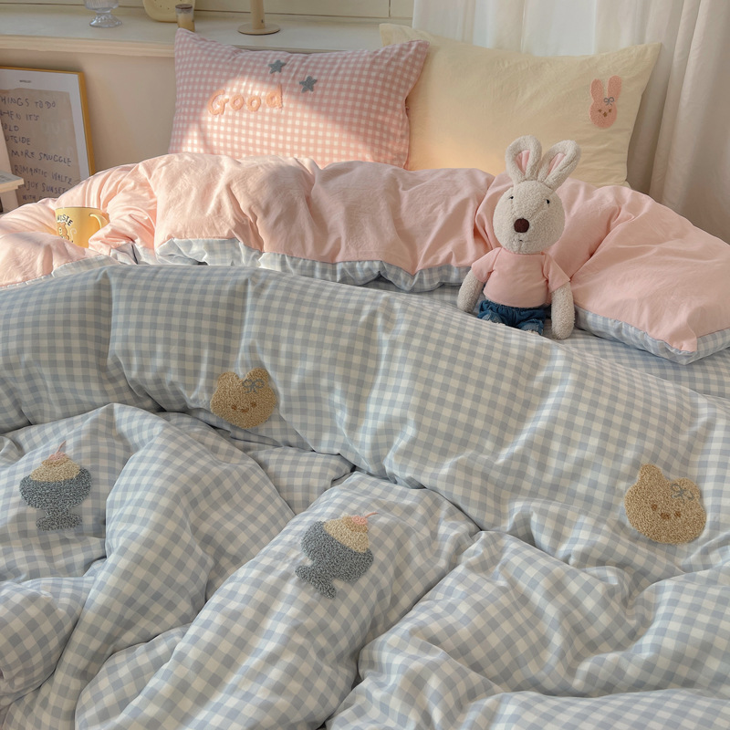2025 nueva linda toalla de algodón de lavado de niña bordada puede dormir desnudo algodón de lavado de color sólido cuadrícula doble juego de cuatro piezas