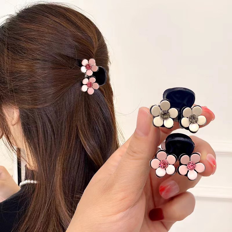 Korean-style half-up ponytail hair clip with small flowers, forehead fringe clip, delicate forehead hair clip, elegant side hair clip