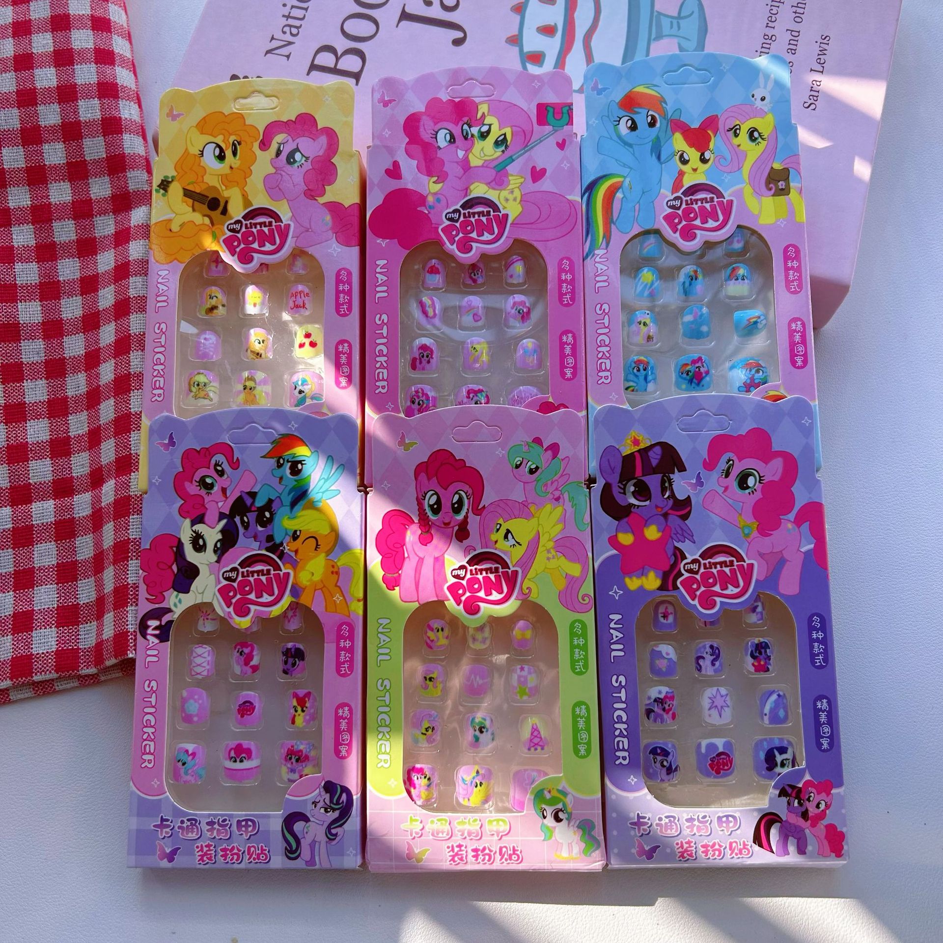 Nuevos niños pony usaba uñas para niñas pequeñas desmontables parches de uñas adorables chicas pegamento de uñas decoración