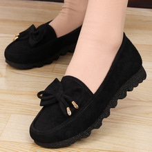 老北京布鞋女2025新款正品妈妈上班不累脚防滑软底女士豆豆工作鞋