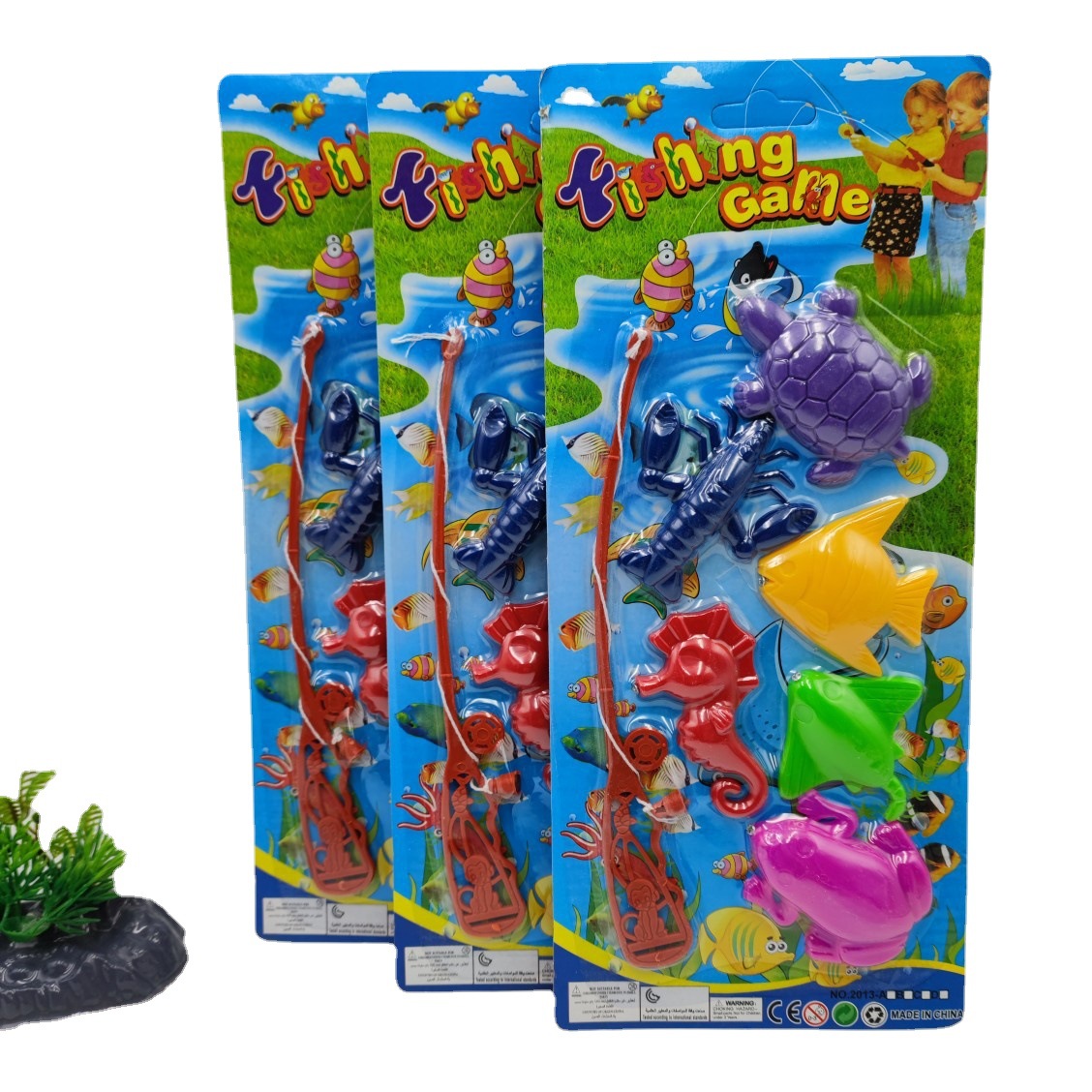 Dos yuanes 2013A juegos de pesca magnética para niños 2 yuanes 10 yuanes juguetes para niños anillo de regalo novedoso