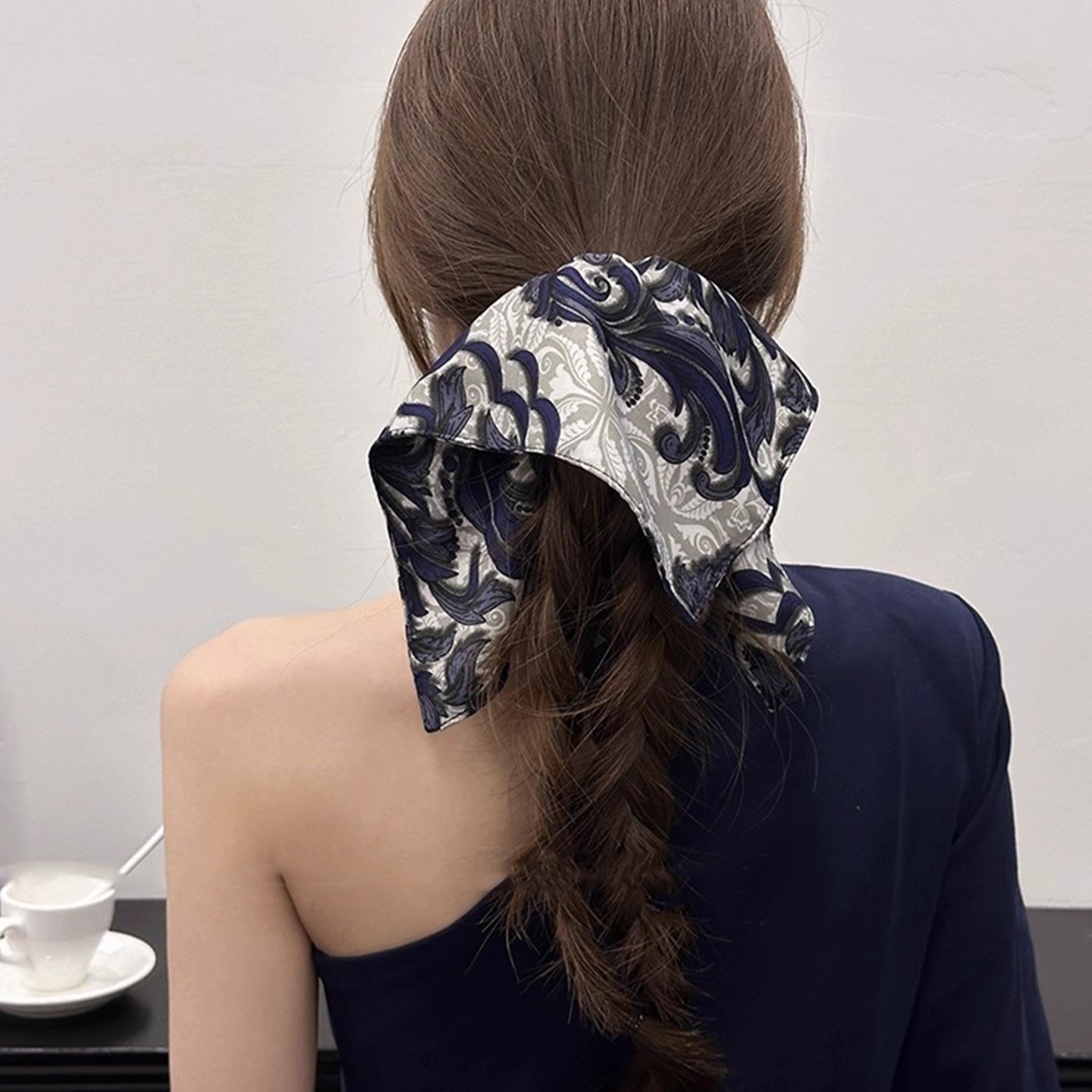 Tótem de alta sensación de impresión intestino grueso anillo de cabello 2025 nuevo exquisito cabello de cola de caballo cabello de cabello de flores de aire extranjero adornamiento de cabello