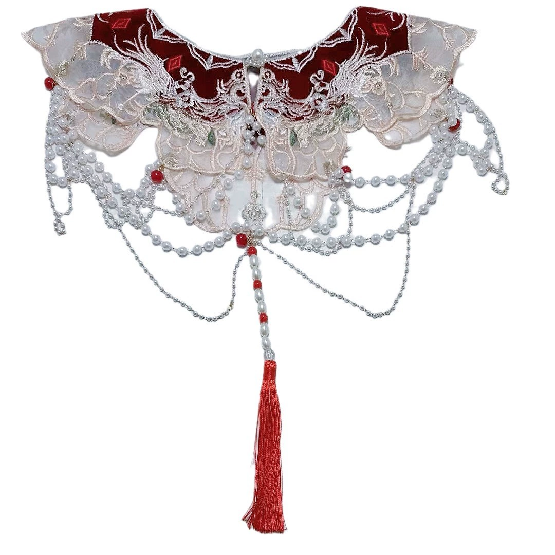 Красный Ханфу Облачное плечо Новый китайский Новый год Праздничное украшение