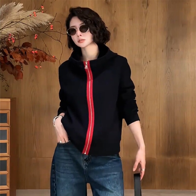 Hooded sweatshirt jacket for women, autumn 2026 new style, color-blocked double-sided fleece, high-end casual top for petite figures Hooded sweatshirt jacket for women, autumn 2026 new style, color-blocked double-sided fleece, high-end casual top for petite figures