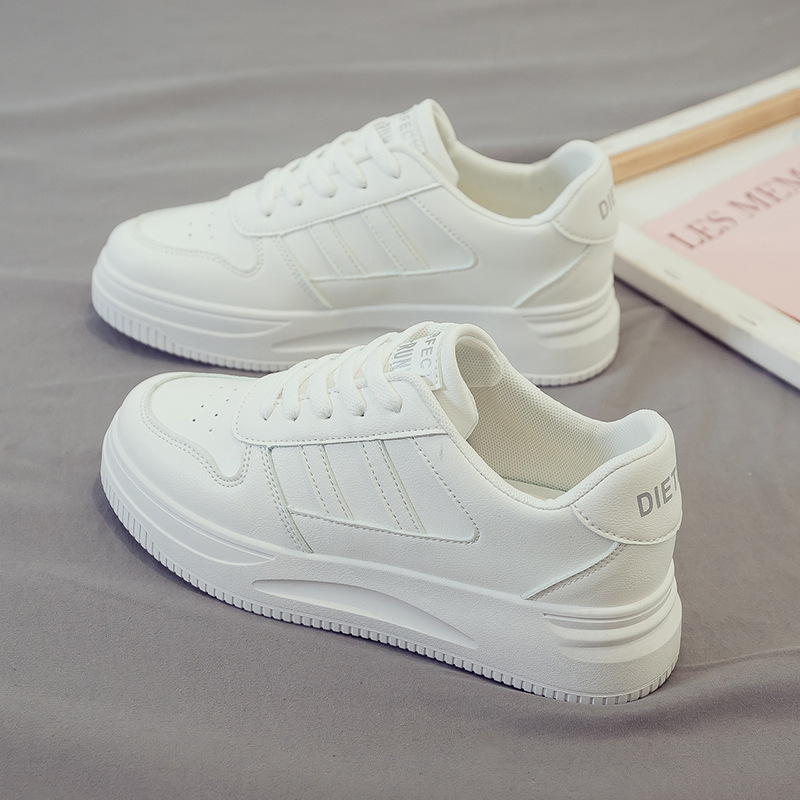 Zapatos casuales deportivos universales primavera y otoño 2025 nuevos zapatos de plancha de moda retrógrados cómodos zapatos blancos para mujeres