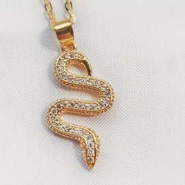 跨境金蛇形项链吊坠欧美时尚微镶锆石盘蛇项链饰品