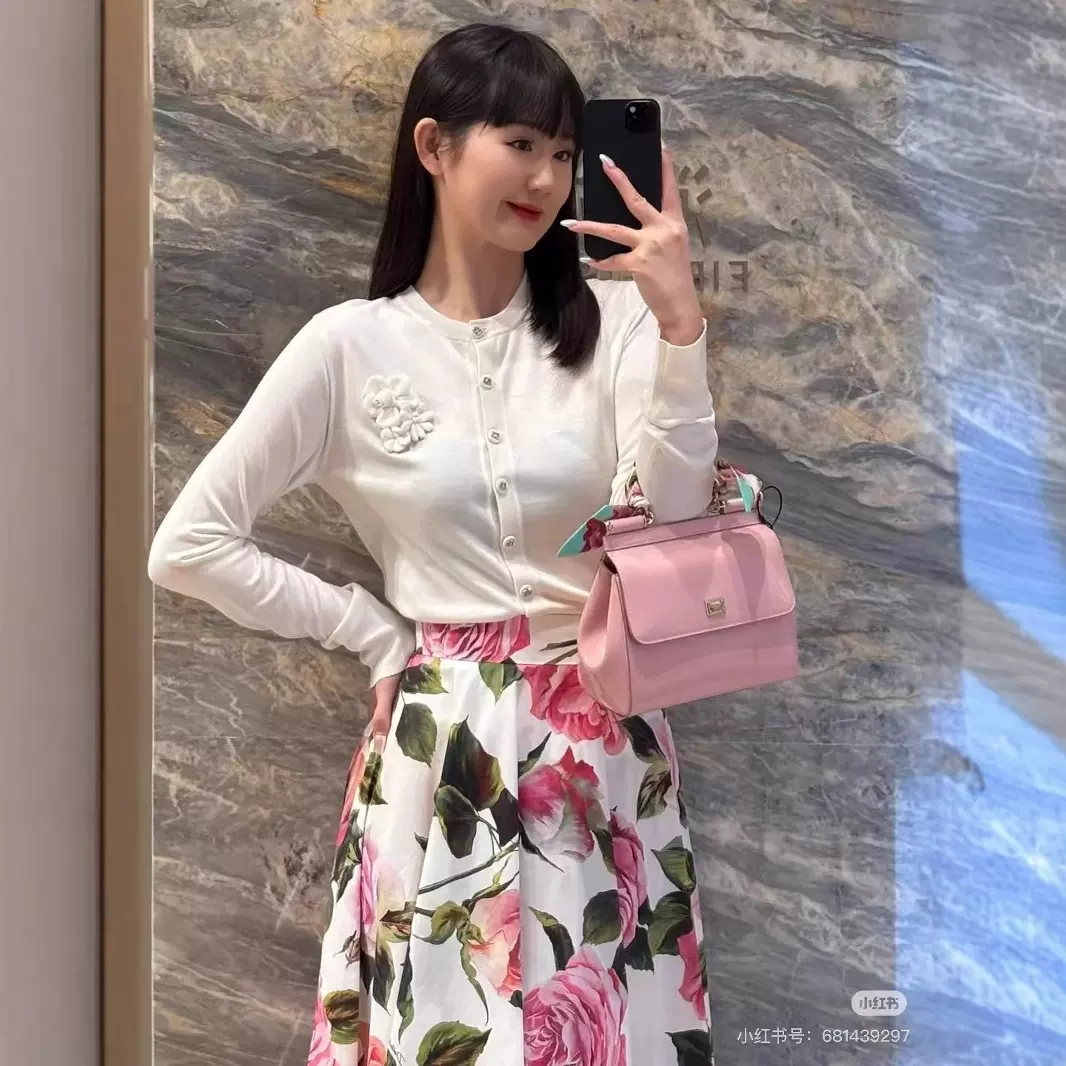 西西里英伦风2025年夏季新款时尚简约气质手工花朵真丝纱线针织衫