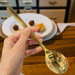 ハンマースプーンステンレススプーンネット赤ハンマースプーン長柄家庭用食事スプーン新型爆金スプーン学生