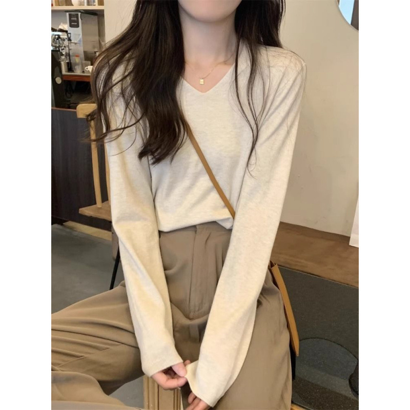 Spring, Autumn, and Winter 2025 New Korean Style Long-Sleeve V-Neck Pullover Knit Sweater for Women, Loose-Fitting Sweater Top Spring, Autumn, and Winter 2025 New Korean Style Long-Sleeve V-Neck Pullover Knit Sweater for Women, Loose-Fitting Sweater Top