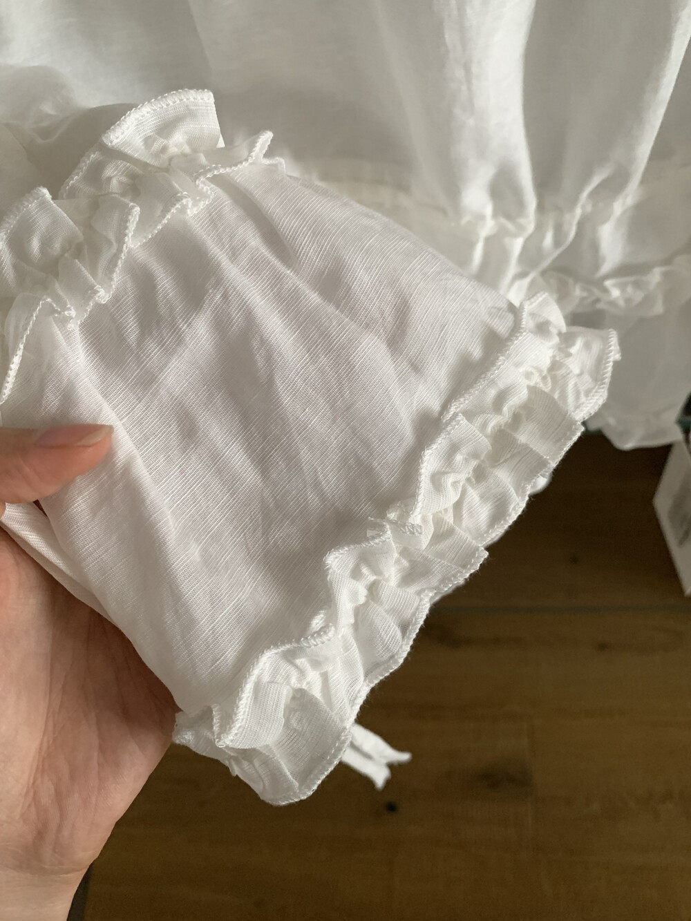 Áo hai dây nữ cổ V phối ren bèo nhún phong cách Hàn Quốc — Xanh nước biển, trắng ngà, Dưa lưới, Hồng cam chi tiết 12