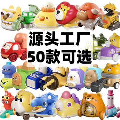 子供のおもちゃの車の小さい漫画の百変の回転車の動物の小さい黄色のニワトリの工事の車の消防車のおもちゃは屋台を並べて卸売りします。