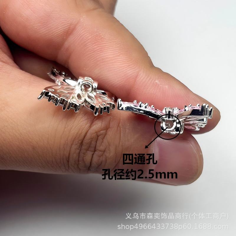 High-quality copper-plated zirconium butterfly four-way separator bead, butterfly multi-way straight hole separator bead, DIY bracelet and necklace jewelry accessories