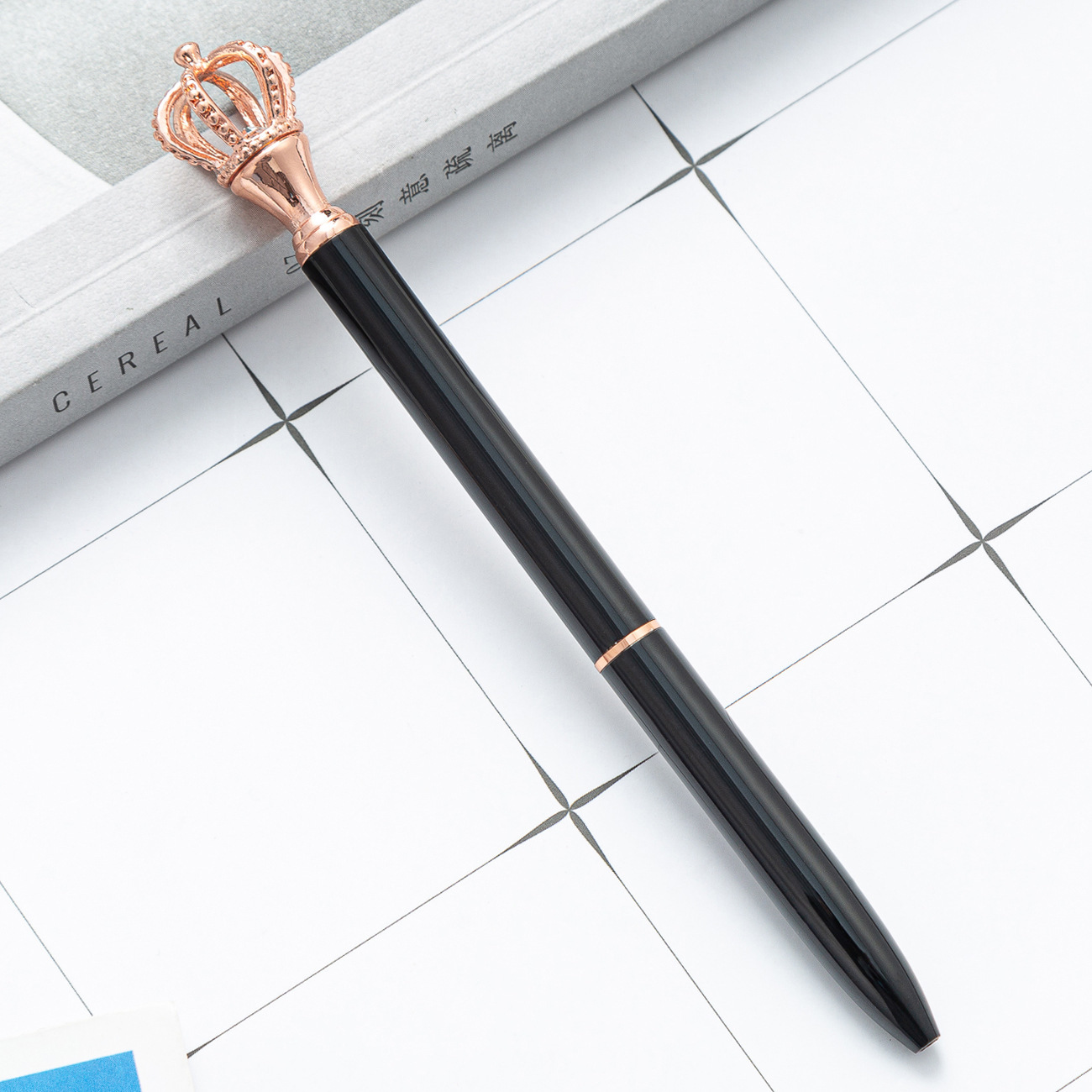 La corona de forma de lápiz de bola de metal de alto valor facial de la niña encantadora clase de regalos grabado nombre del fabricante de lápiz de regalo en stock