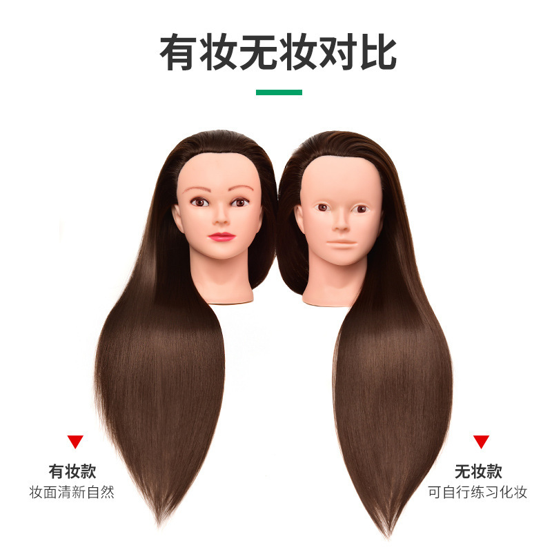 モデルの頭は本当に髪がいいです。見習いは髪を切ることを練習します。|undefined