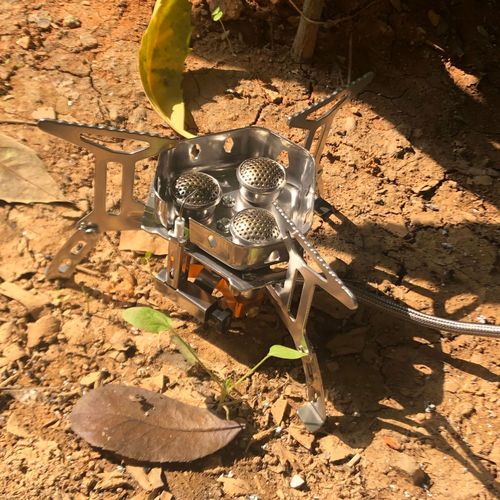 Outdoor portable three-burner stove for picnics, mountaineering, windproof stove, camping equipment Menghuo gas stove, self-driving travel car stove