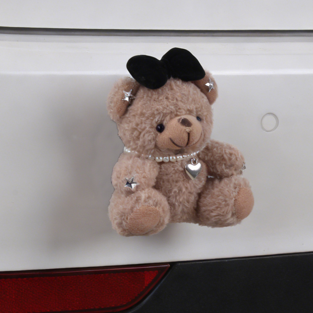 Colgante de coche Colgante trasero Dibujos animados lindo oso trasero trasero muñeca adorno pegatina baúl fuera del coche muñeca