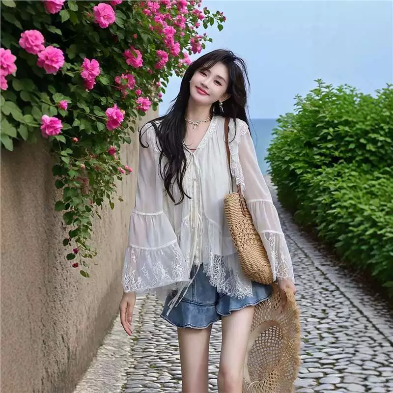 Летняя одежда сочетается с полным комплектом кружевных топов больших размеров, джинсовых шорт, корейских костюмов для отдыха на море для женщин.