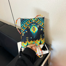 民族风特色手机包包女2025新款新疆花纹元素个性文艺单肩斜挎包袋