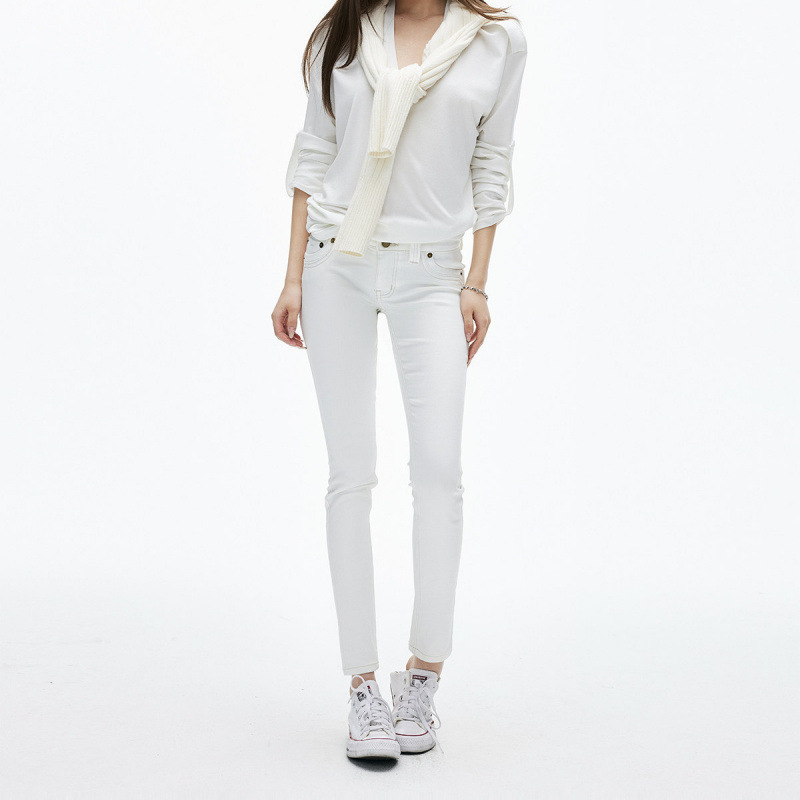 Women's Clothing from Dongdaemun, Korea: High-Quality Cotton Stretch Pants with a Flattering Hip Design, Soft Washed White Denim with Fancy Embroidery and Stitching
