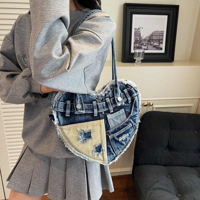 Dulce y fresco bolso de axila de chica caliente 2025 verano nuevo bolso femenino amor bolso de mezclilla bolso de hombro de gran capacidad personalizado
