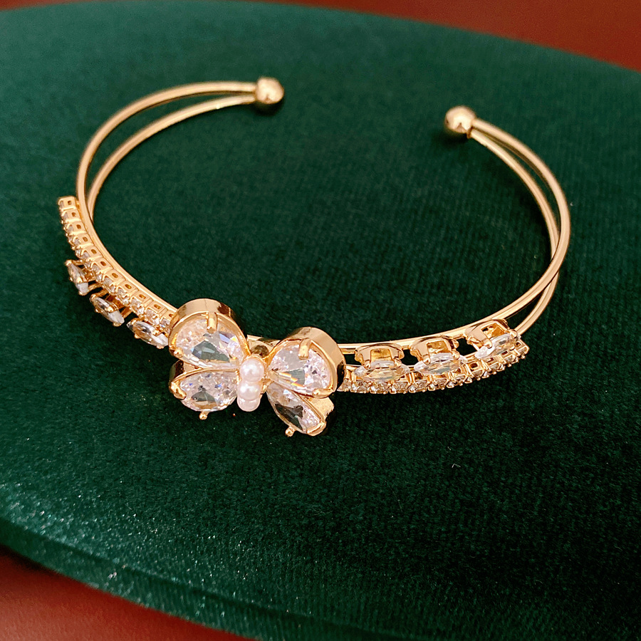 Zircon doble capa de mariposa hueco brazalete de apertura personalidad temperamento pulsera de moda lujo ligero nicho joyería al por mayor