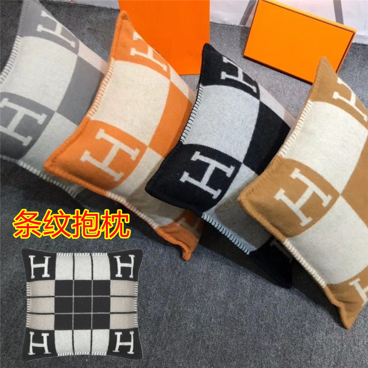 跨境ins风H抱枕办公室靠枕午睡枕头枕套汽车靠垫沙发靠背床头腰枕