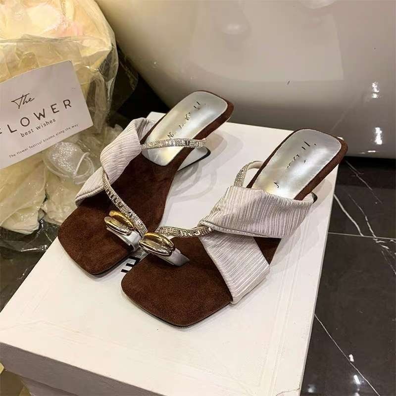 Zapatillas francesas de belleza para mujeres 2026 nuevo verano con falda zapatillas de tacón alto nicho de diseño sensación de zapatillas de diamante image 9