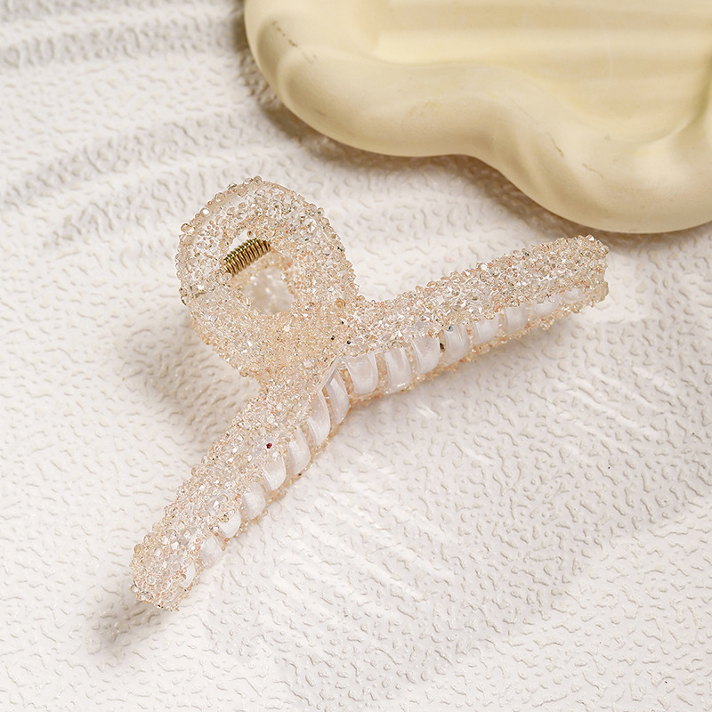 Pinza shark con detalles de diamante imitación – elegante, con cinta decorativa image 13