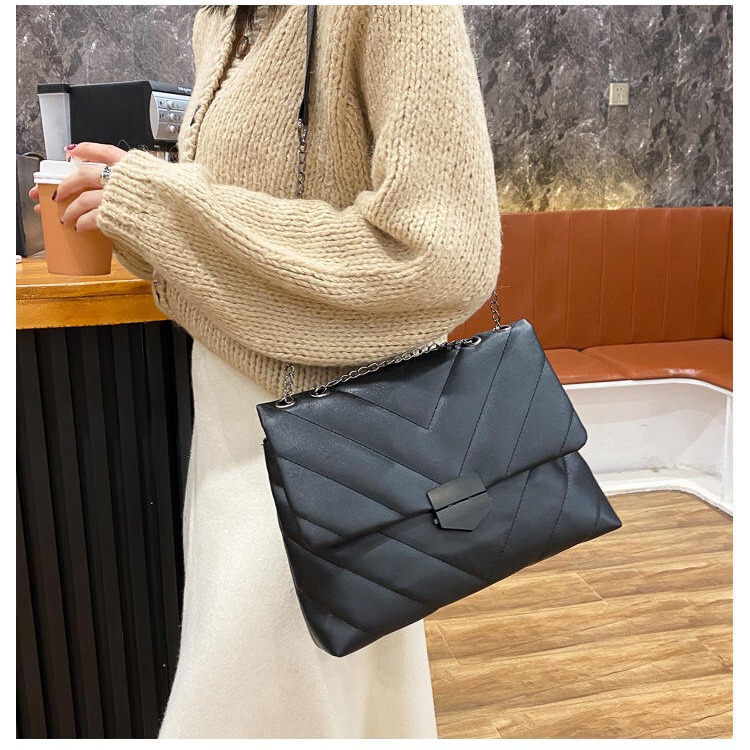 2021 Spring and Summer New Chain Shoulder Bag Female Factory Daifa Street Fashion PU Crossbody Lock Commuter Bag 2021 Spring and Summer New Chain Shoulder Bag Female Factory Daifa Street Fashion PU Crossbody Lock Commuter Bag