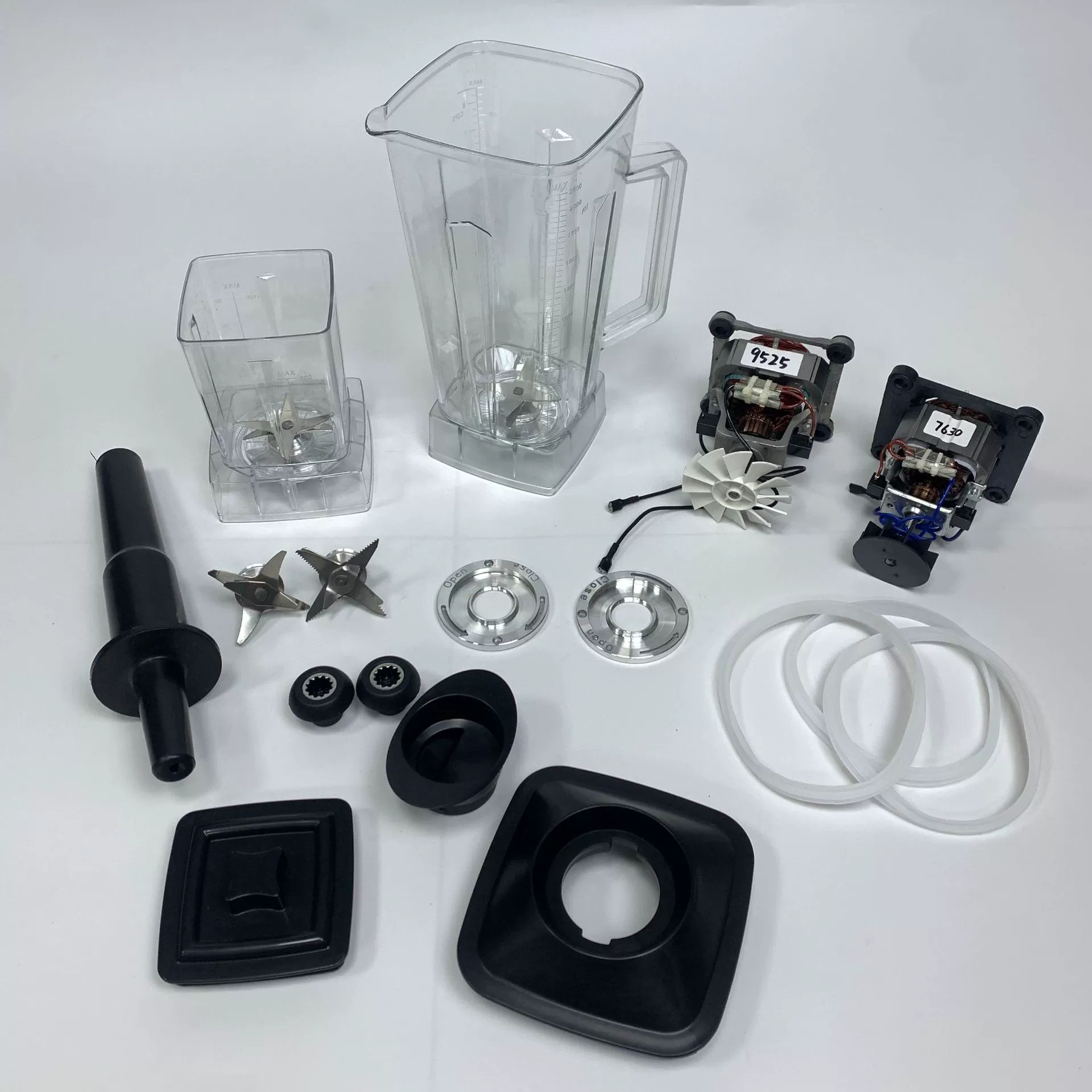 Блендер блендер блендер набор аксессуаров большая чашка маленькая чашка большая крышка маленькая крышка мотор фиксирующая пластина мешалки