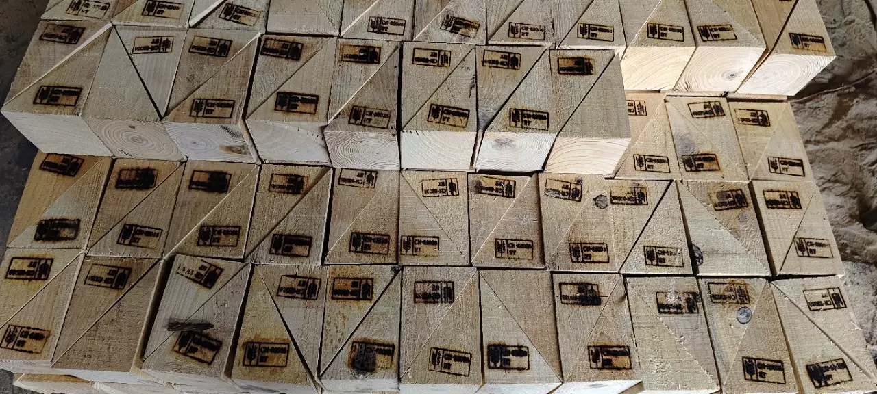 IPPC物流包装集装箱熏蒸三角方方木垫木木条实木厂家出口专用