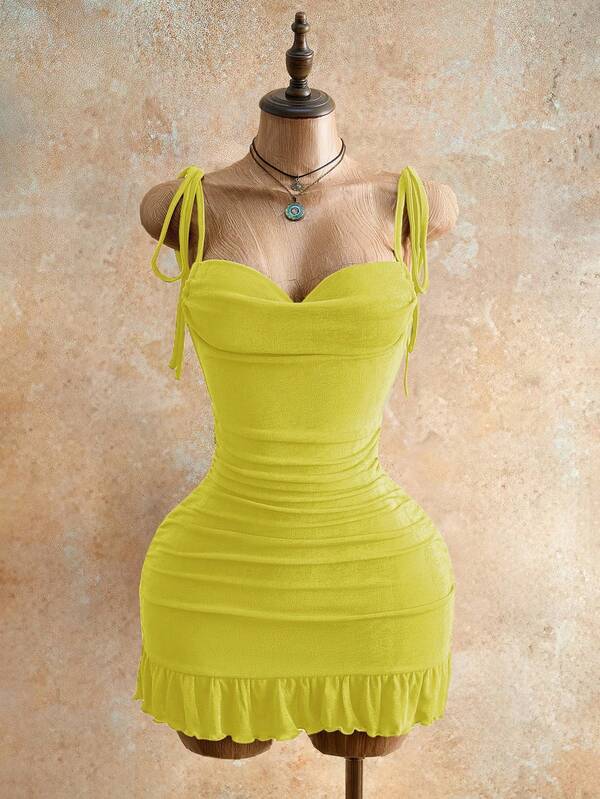 Sensual Bodycon Mini Dress With Ruffle Trim, Backless Halter Neck, And Waist-Gathering Pleats For A Flattering Fit_ecoleips.com