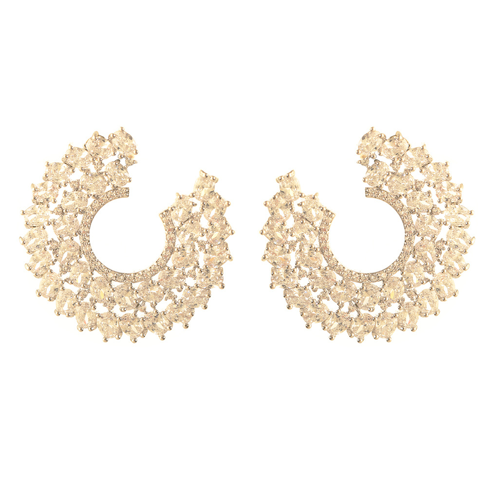 sophisticated fashionable earrings with zircon