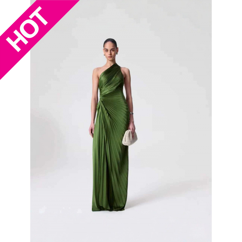 2026 Vintage Olive Green Halter Neck Pleated Satin Long Dress with Twist Waist, Luxurious Evening Gown