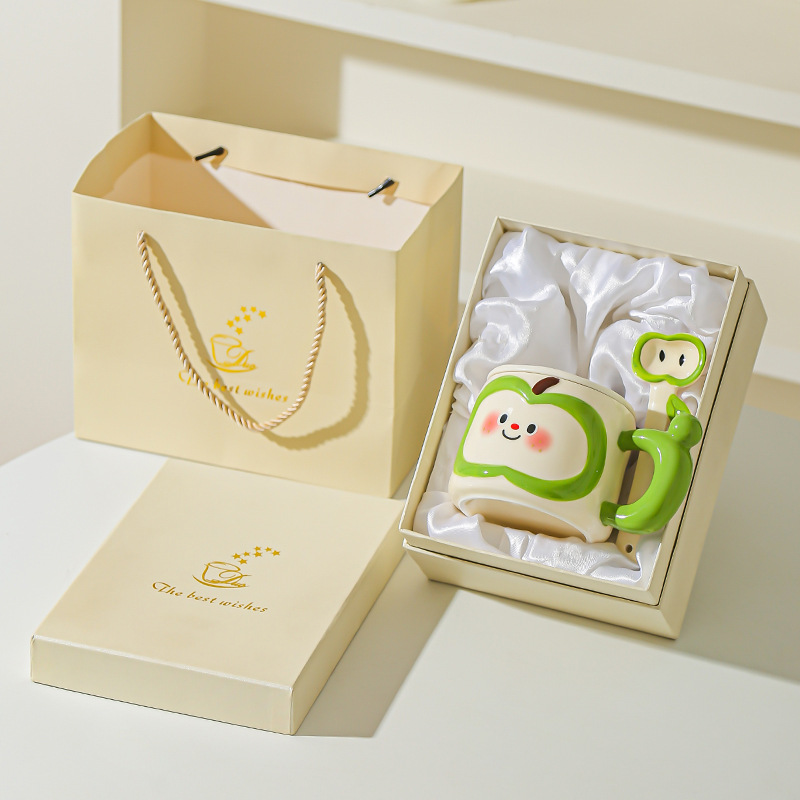 Regalos de cumpleaños creativos lindos tazas de agua de manzana de alto valor facial taza de cerámica con cubierta cuchara práctica acompañante caja de regalo