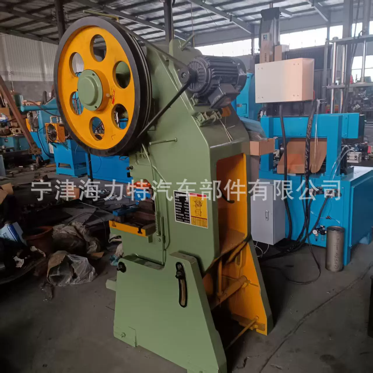 厂家直销支持定制各类消音器成型机汽车消声器切角机