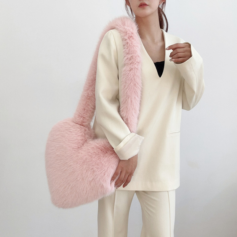 Modische Umhängetasche, die in diesem Jahr in Europa und Amerika beliebte neue Crossbody-Plüschtasche, eine handliche Crossbody-Tasche im Hot-Girl-Stil für Damen._voghion.com