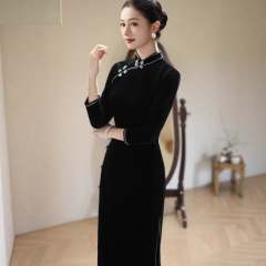 2025秋冬款中国风黑色丝绒长款九分袖复古旗袍女装改良显瘦连衣裙