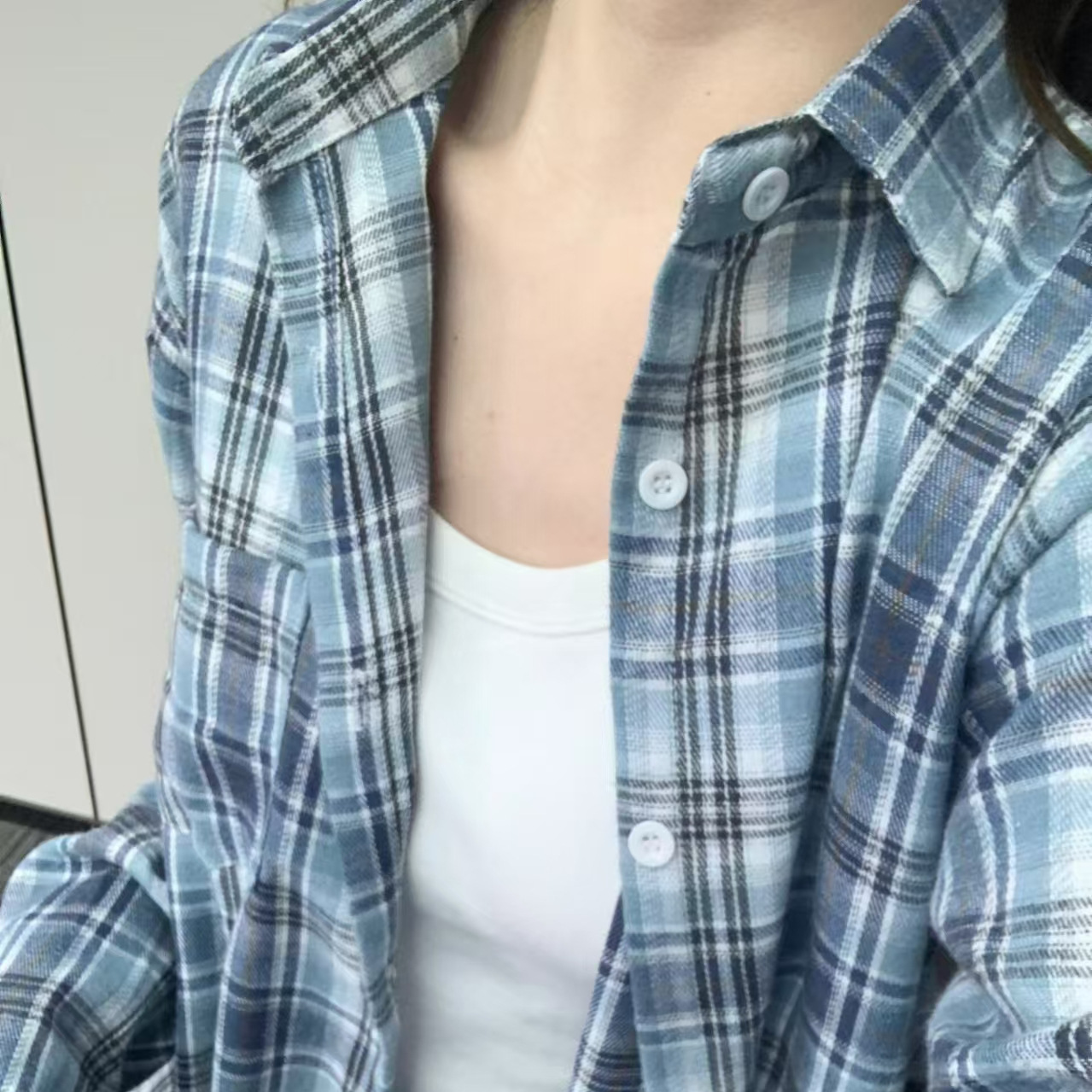 블루 체크 무늬 느슨한 긴 소매 셔츠 남성과 여성의 긴 자외선 차단제 코트 카디건 샌딩 셔츠 공장 재고 도매