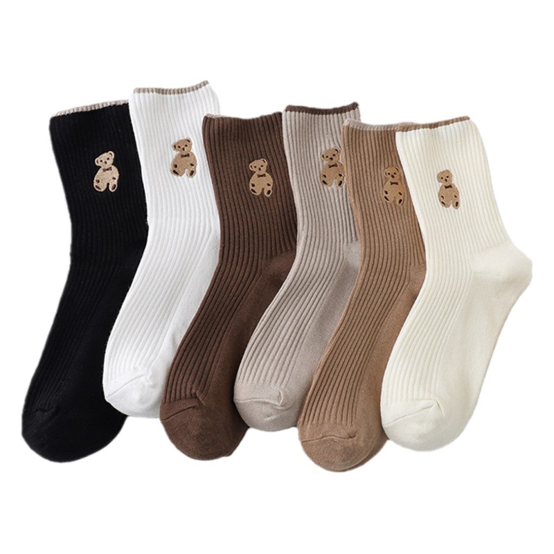 Calcetines de mujer Otoño e Invierno popular aguja doble bordada Oso calcetines de media pantorrilla calcetines de algodón a rayas de mujer INS de moda estilo japonés calcetines de pila