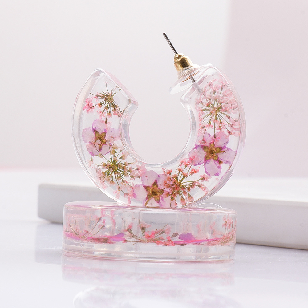 Fashion Transparent Resin Flower C-shaped Earrings display picture 3