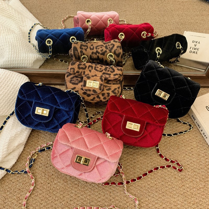 Bolsa de hombro coreana de niñas de terciopelo fragancia de color sólido mini mochila de bebé 2025 nuevo bolso de cadena para niños