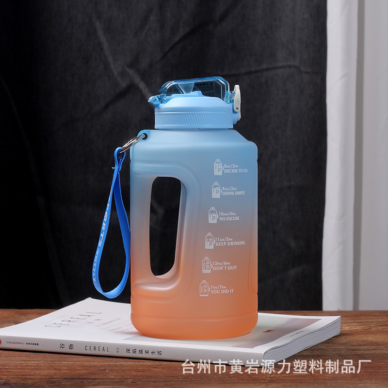 1.5L de gran capacidad tonelada barril portátil hervidor de agua con escala gimnasio taza fitness escala botella de agua Internet celebridad taza